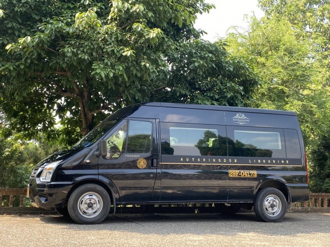 Thuê Xe Limousine 9 Chỗ Đi Sân Bay Nội Bài